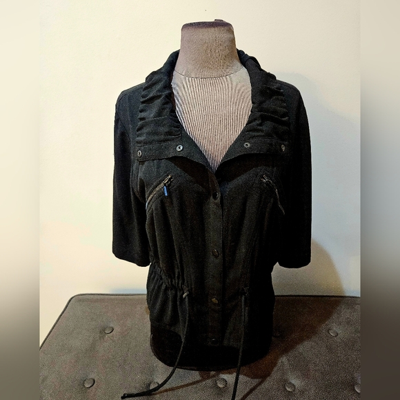 Women's Black Cache Lightweight Jacket - Picture 3 of 5